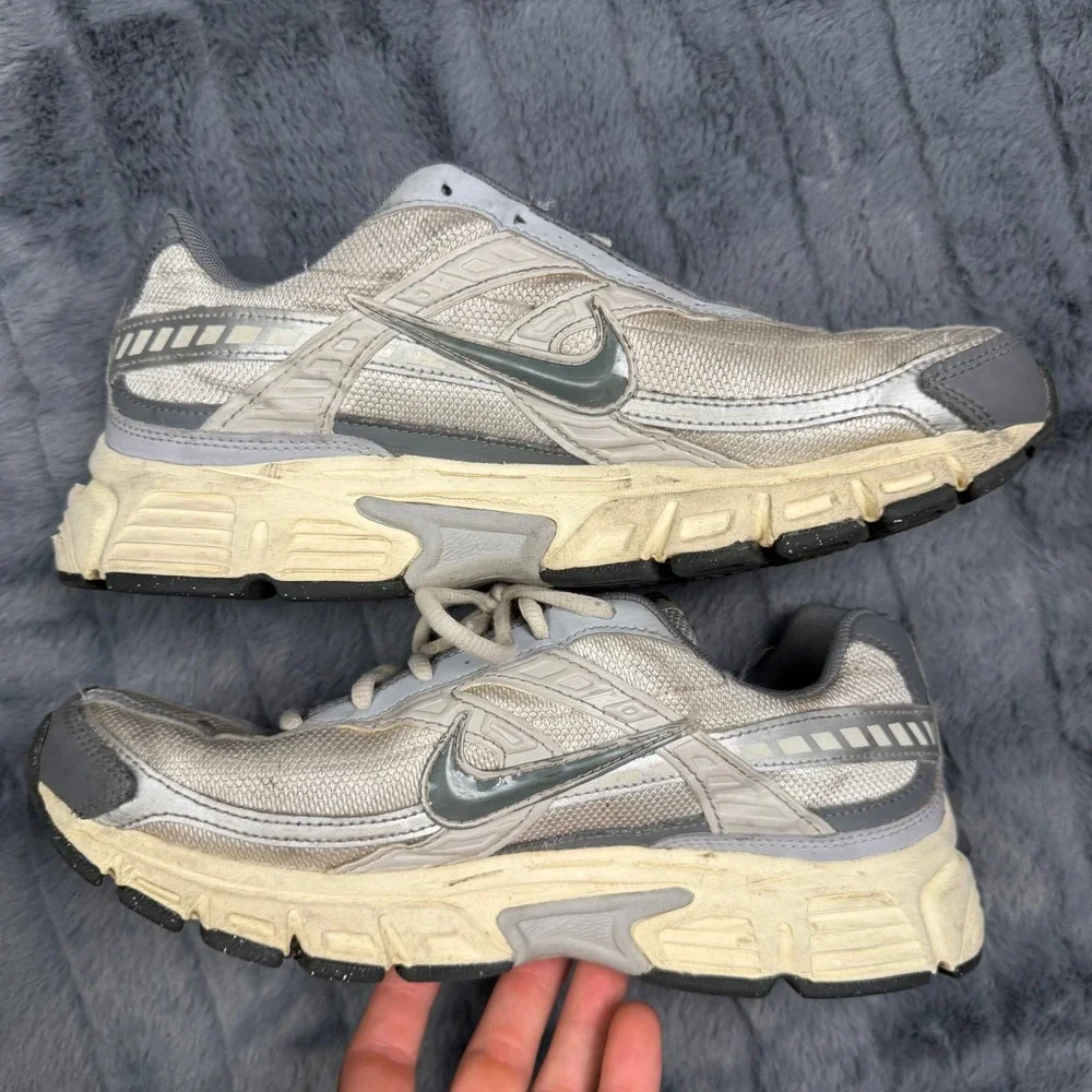 Nike initiator running